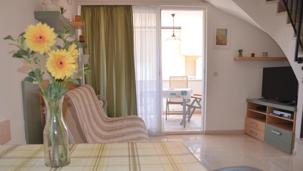 Apartman Ananda Bol - 2 Bedrooms, 7 Beds Zewnętrze zdjęcie